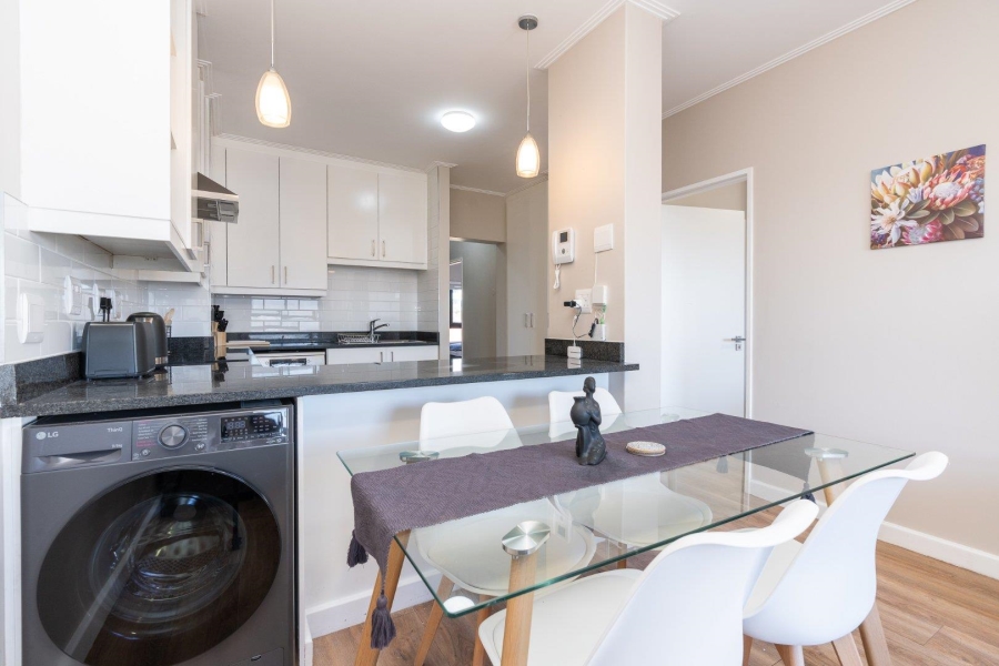 To Let 2 Bedroom Property for Rent in Vredehoek Western Cape